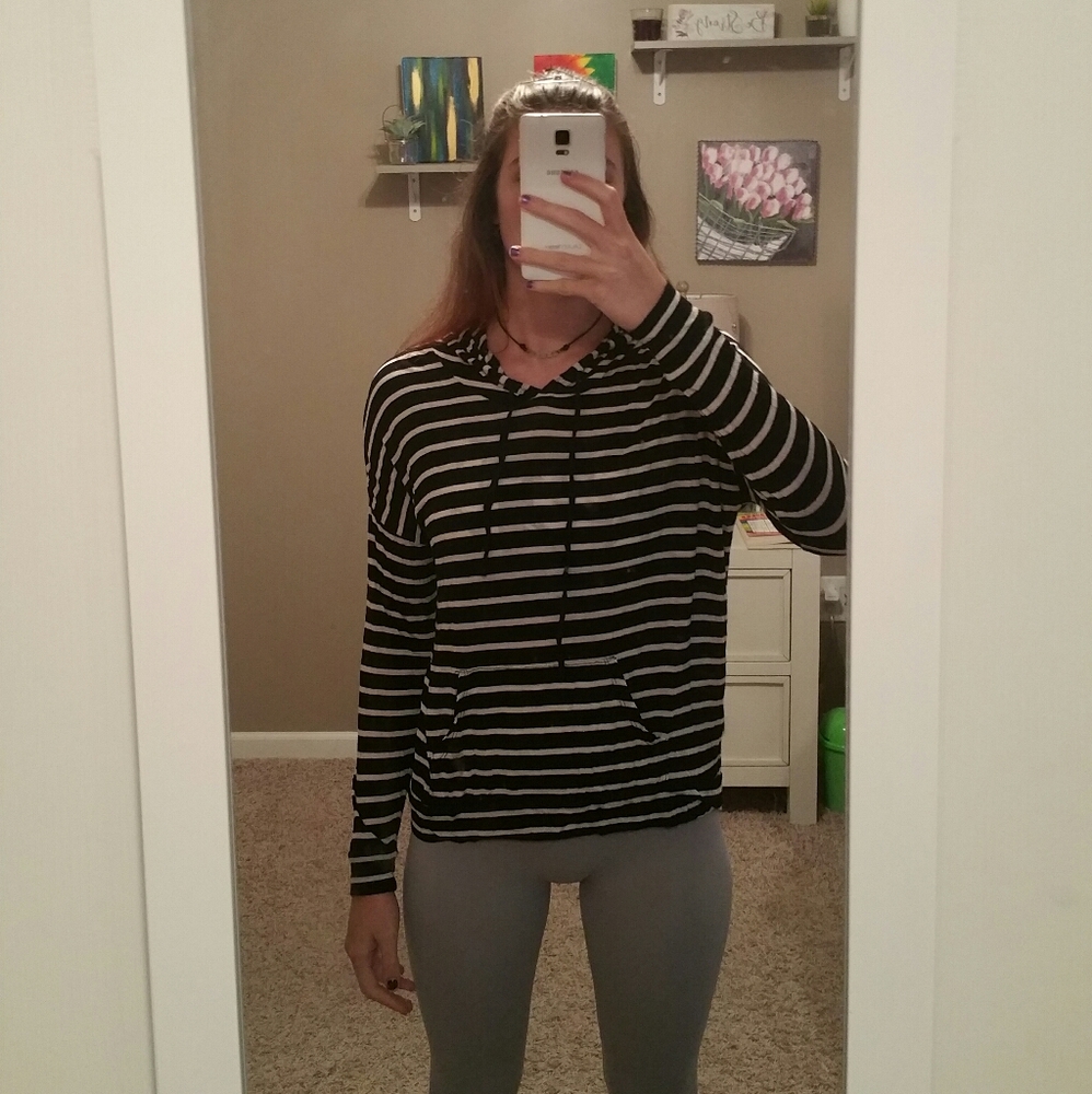 Black and white striped long sleeve hoodie tee